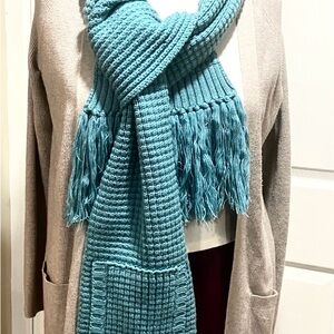 Turquoise lululemon woven scarf with fringe and‎ hand-warming pocket